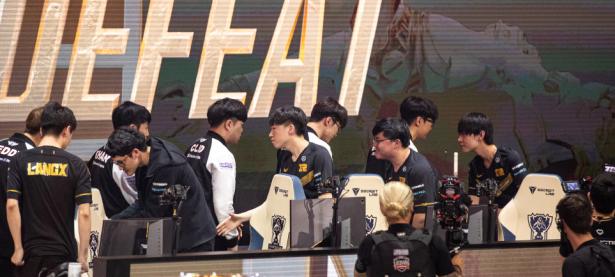 包含Karsa回归赛场，败北首场状态亮眼，G2观众沸腾！的词条