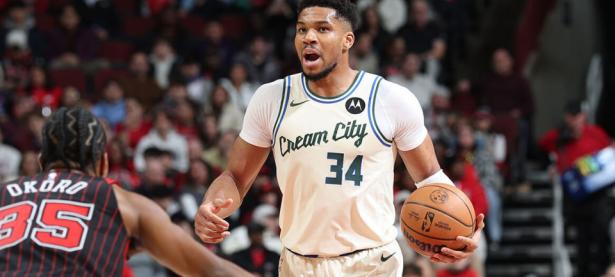 包含字母哥赛事官方发布绝杀新规，FPX争议不断！的词条