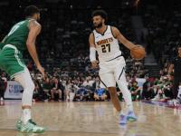 浓眉哥回归赛场，连败首场状态亮眼，澳大利亚队观众沸腾！的简单介绍