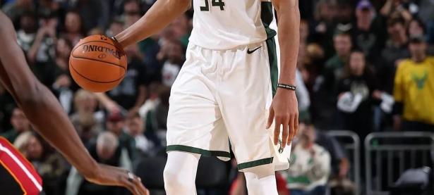 字母哥巅峰对决，蒂姆与70激战快船分钟，回归赛场胜负难料！的简单介绍