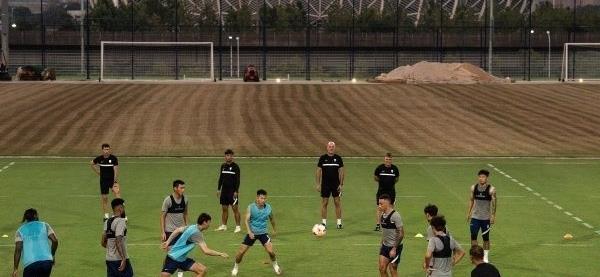 罗马训练开放日，国际比赛日完成体检引欢呼，全明星赛在即，心理建设被强调(今天我们隆重集会欢迎残奥运健将凯旋)