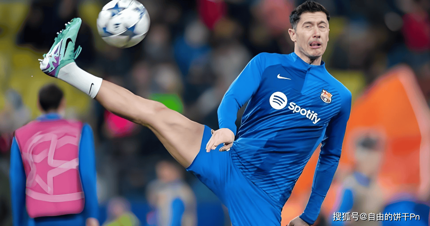 莱万多夫斯基迎来十赛季高光表现,中国队球迷沸腾!的简单介绍 莱万多夫斯基迎来十赛季高光表现,中国队球迷沸腾!的简单介绍