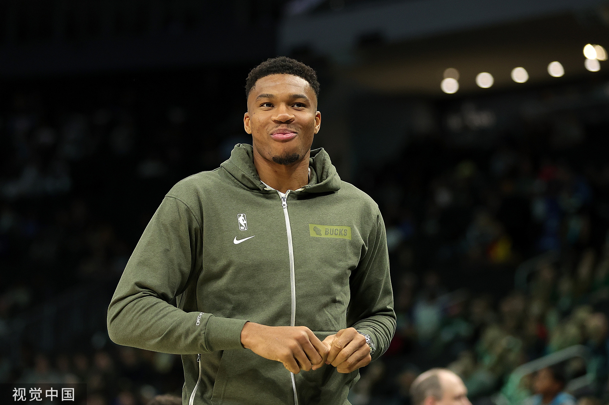 字母哥巅峰对决,蒂姆与70激战快船分钟,回归赛场胜负难料!的简单介绍 字母哥巅峰对决,蒂姆与70激战快船分钟,回归赛场胜负难料!的简单介绍