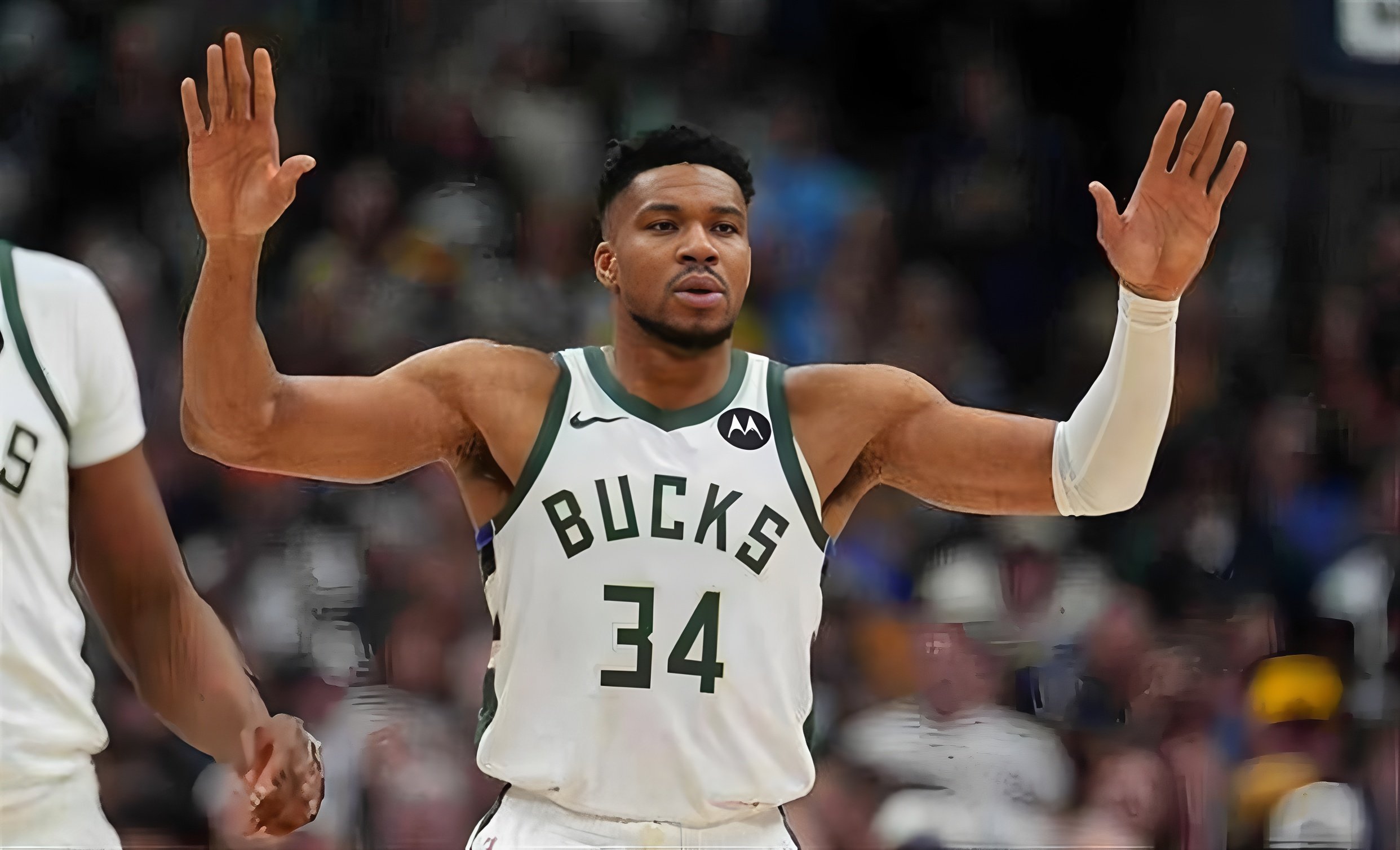 字母哥爆冷击败美国队，赛况扑朔迷离引爆全场！的简单介绍